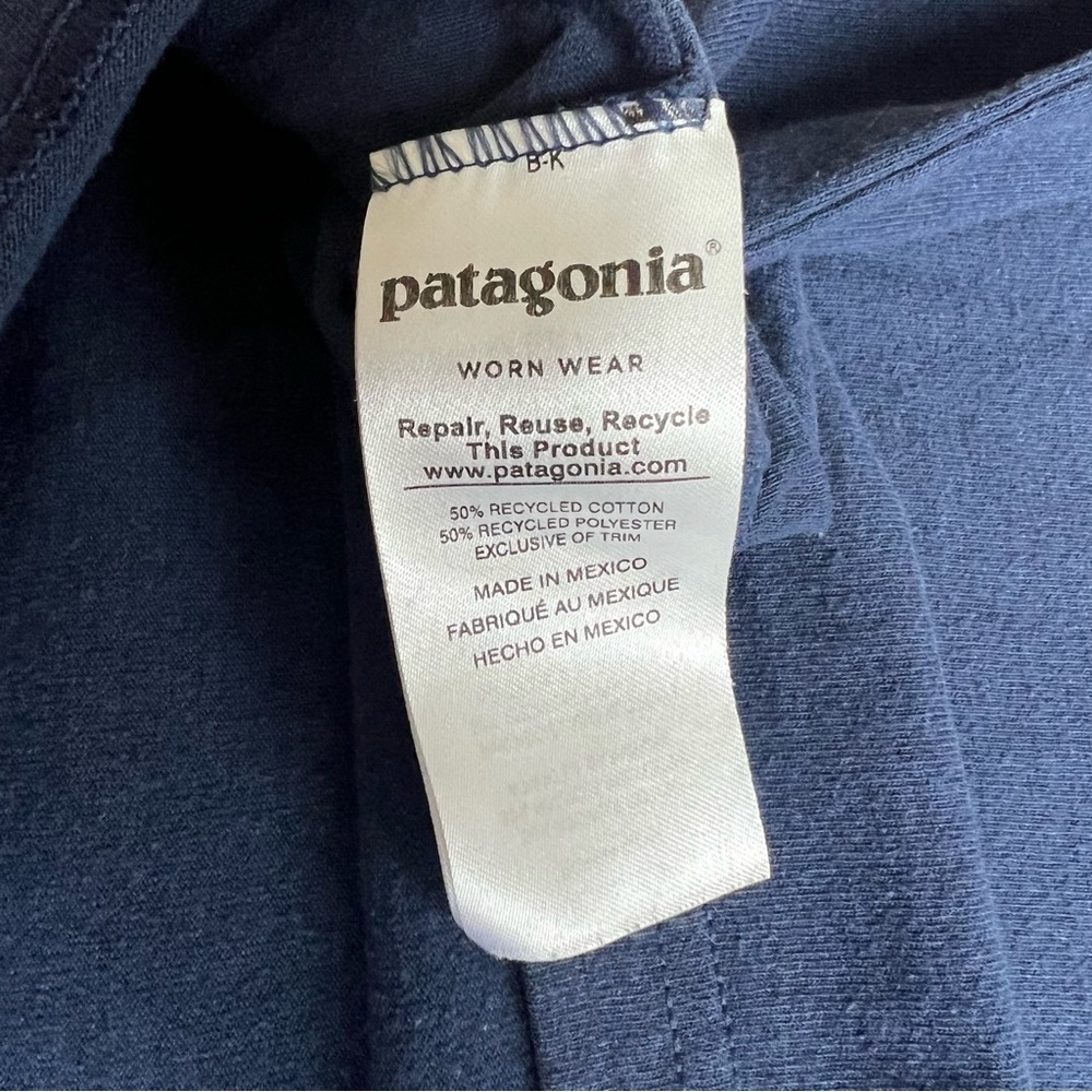 Men's Patagonia Long-Sleeved P-6 Logo Responsibili-Tee - Picture 9 of 9